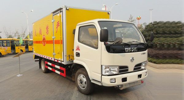 東風福瑞卡爆破器材運輸車