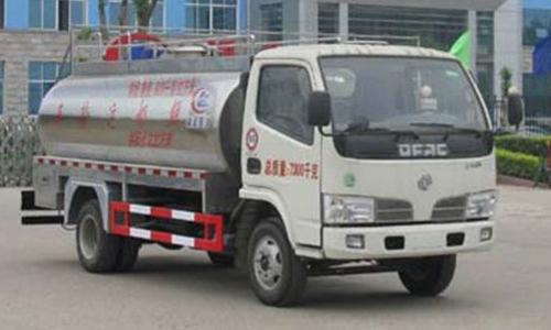 程力威牌CLW5070GNY4型鮮奶運輸車