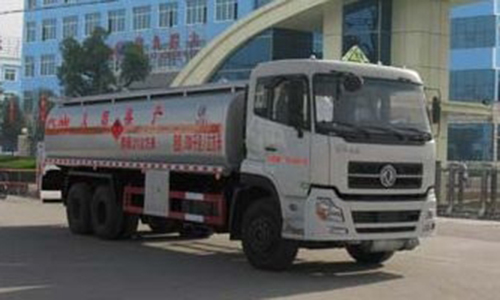 程力威牌CLW5250GYYD4型運油車