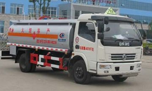 程力威牌CLW5081GJYD4型加油車