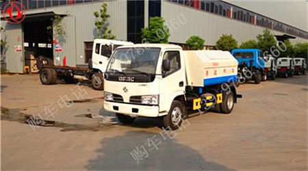 多利卡勾臂垃圾車5立方